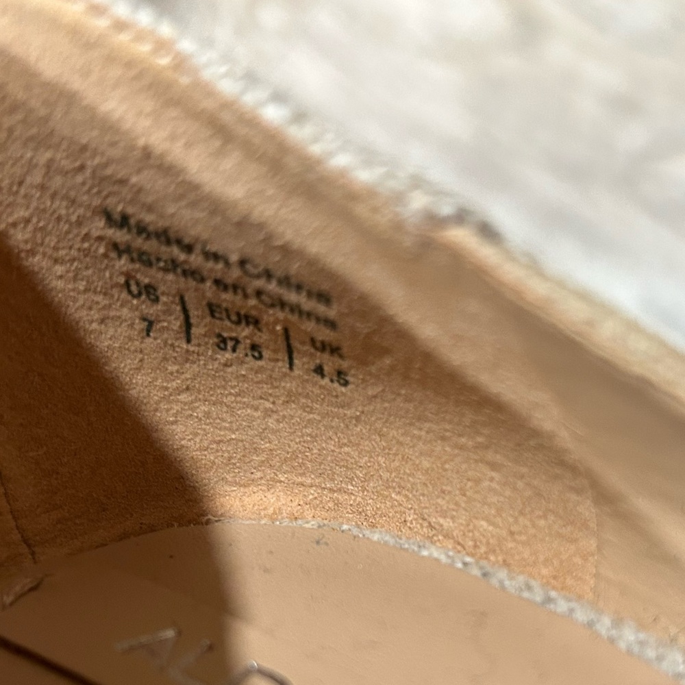 ALDO Neutral Linen & Suede Pointed Toe Stiletto Pumps – Size 7 👠🤎 - Picture 4 of 4